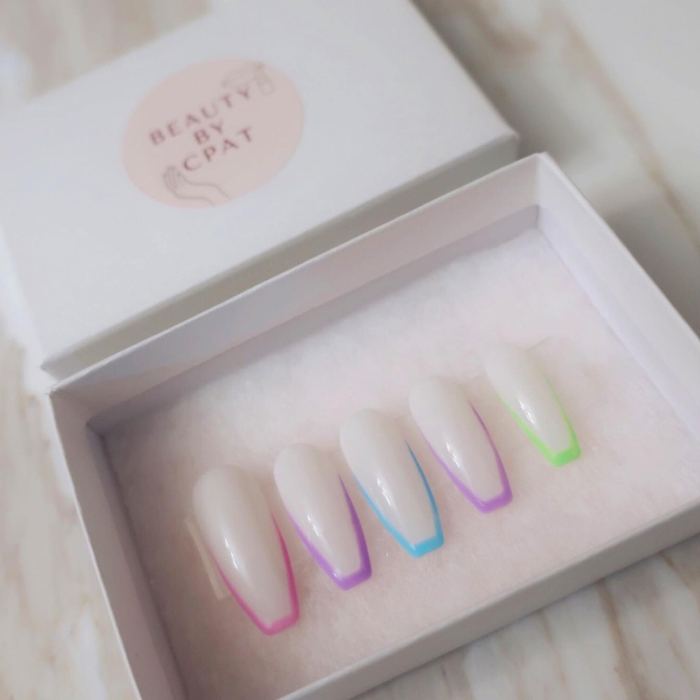 LUXURY PRESS ON NAILS